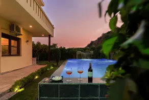 4BR Villa Bliss in the Woods in Gurgaon W/Pvt pool - Image 2