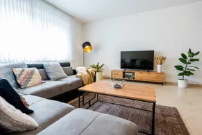 Golden Design • Central & Family Friendly - Image 3