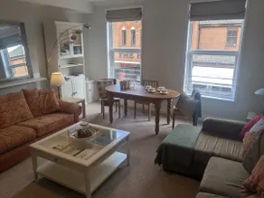 Very Spacious 3-bedroom, 2 bathroom maisonette - Image 2