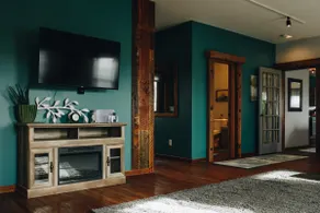 Connoisseur Hideaway - Image 4