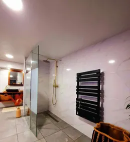 The sweet refuge • Private HOT TUB • Romantic • Quiet - Image 5