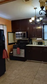 Spacious 3bedroom home with kitchen area - Image 3