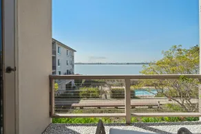 Lux Water View with Balcony Minutes -San Francisco - Image 5