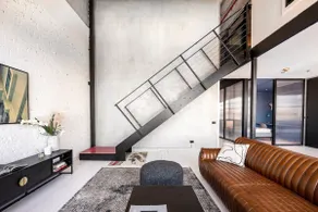 New York Converted Warehouse Apartment in Richmond - Image 4