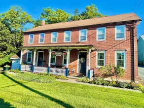 Travelers Post Guest House - 2 Bedroom Home - Image 3