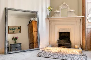 Central 3-Bed | Bright, Peaceful & Artful Stay - Image 2