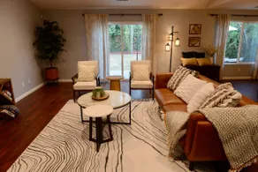 Spacious 4BD Home w EV charger near Sequoia Ntl Pk - Image 3