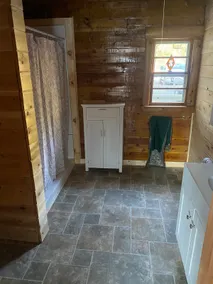 Cabin on East Grand - Image 5