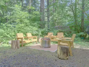ZigZag Basecamp · Cozy Cabin Perfect for Nature Escapes w/ Hot Tub - Image 5
