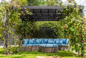 Tropical Oasis Near the Beach - Image 5