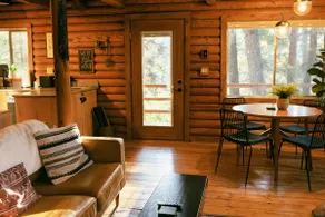 Modern romantic 2-bed log cabin in the forest - Image 3