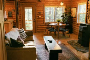 Modern romantic 2-bed log cabin in the forest - Image 4