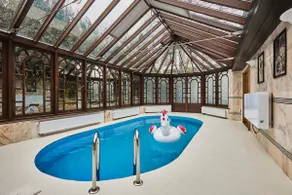 *The little castle* with heated pool and sauna - Image 2