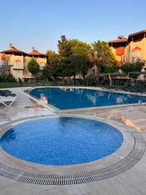 Triplex villa with pool and sea - Image 3