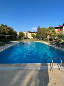Triplex villa with pool and sea - Image 2