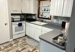 Serene Surroundings: Guest Suite in Sparta - Image 5