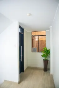 Cheerful 3 bedroom home all new and beautiful - Image 5