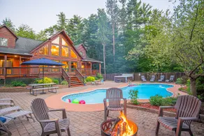 Cozy Secluded Lodge ~ Hottub/Pool/Sauna/Gameroom - Image 2