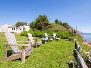 Oceanfront 3-bedroom with beach and hot tub - Image 3