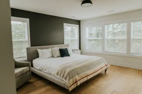 Dreamer: New Chic Modern Home 5 BR, 4.5 BA, Walk to beach, EV Charger, Peloton - Image 5
