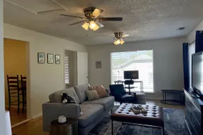 Guesthouse on Convenient West 7th Street - Image 2