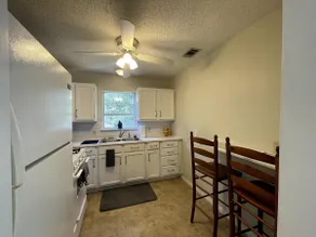 Guesthouse on Convenient West 7th Street - Image 4