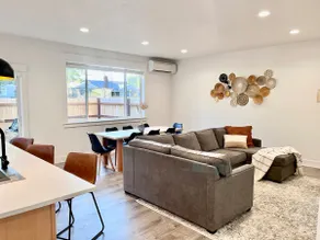 Beautiful 4-Bedroom Townhouse - Image 4