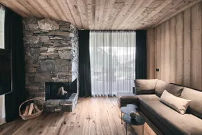 Luxurious chalet on the edge of the forest with private jacuzzi - Image 3