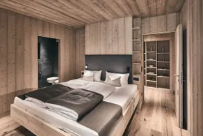 Luxurious chalet on the edge of the forest with private jacuzzi - Image 2