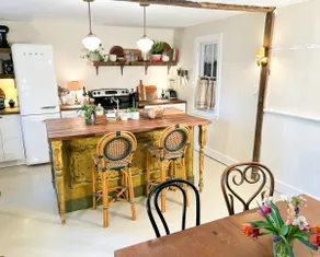 Greenehill~ Up-island 1800's Vineyard farmhouse. - Image 2