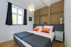 Monument - space for 16 with giant kitchen on the Elbe - Image 5