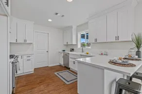 New-Bright-Stylish-City Center 4 Bedroom 3 Bath Home with Office - Image 5