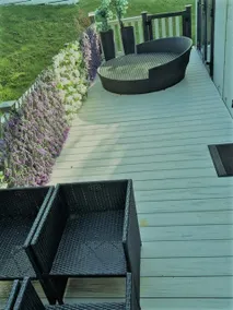 Happy and Cheerful 2-bedroom 42x20 Lodge - Image 4