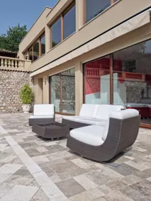 Apartment in a villa with pool. - Image 4
