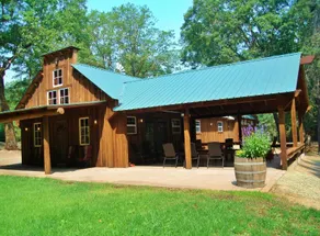 Bunkhouse • Sleeps 20 • Weddings • Reunions •WiFi - Image 2
