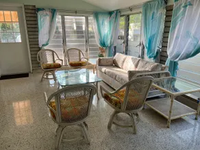 Entire house in top location with free Parking - Image 4