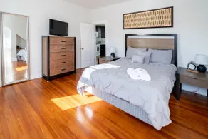 Contemporary 3-Bedroom Home with Balcony in RVA - Image 4