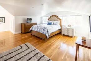 Contemporary 3-Bedroom Home with Balcony in RVA - Image 2