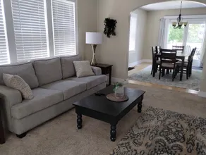 Cheerful 3 bedroom family home with deck - Image 2
