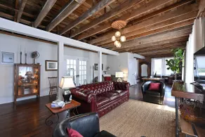 Romantic NYC inspired loft 5 min from downtown - Image 2