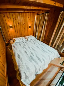 Container House GREEN Bathtub Container Inn - Image 2