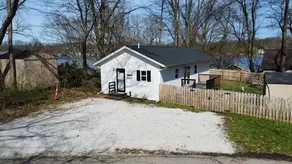 NEW! Immaculate Lakeside Home in Kent - Image 2