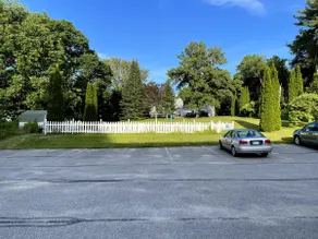 2 Bedroom new renovation Condo/Pool/ River Access - Image 4
