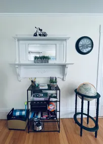 Comfy & Cozy Apartment with Free Parking - Image 3