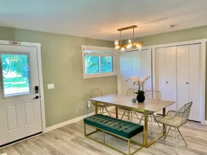 U of C Walking Distance 6BR/4.5BTH - Image 2