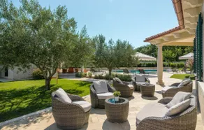 Exclusive Villa Milanni mit riesigem Pool und Jacuzzi - Image 3