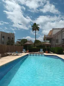 Lovely place with a pool - Image 4