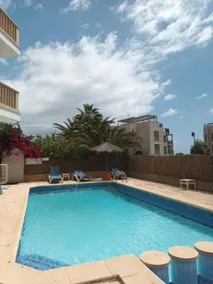 Lovely place with a pool - Image 3