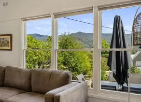 Mount Beauty House - Sleeps 8 - Image 5