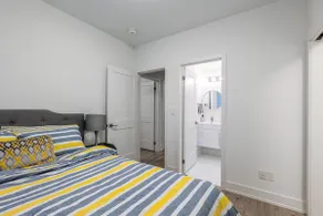 Exquisite 2 Bedroom Apt, mins to the falls. - Image 3